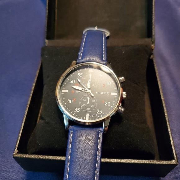 Quartz Watch - Picture 3 of 3
